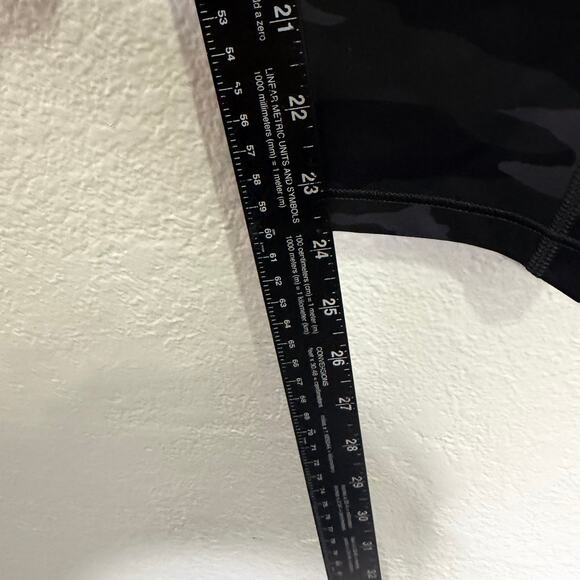 Athleta Womens Leggings Size L Black Ultimate Camo 7/8 Tight Camouflage - Picture 7 of 14